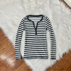Y2k vintage striped henley long sleeve shirt fits XS